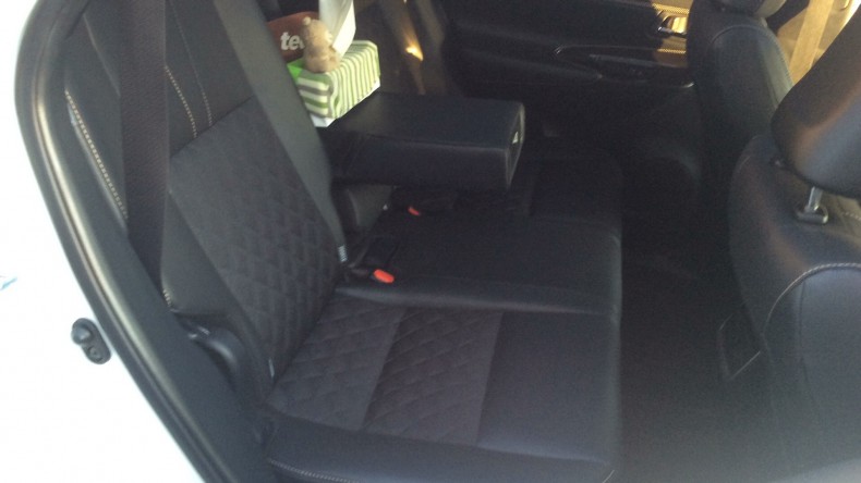 内装後方シート