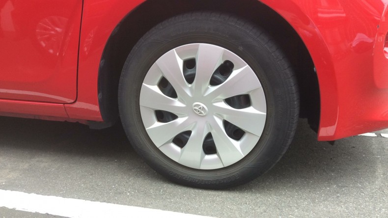 タイヤホイール前