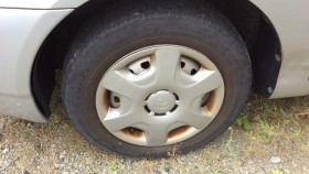 タイヤホイール前