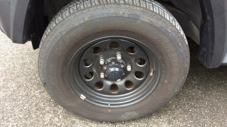 タイヤホイール前