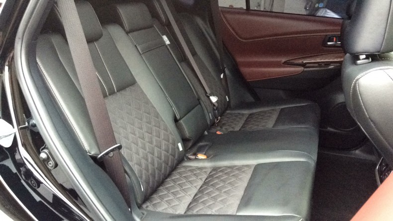 内装後方シート