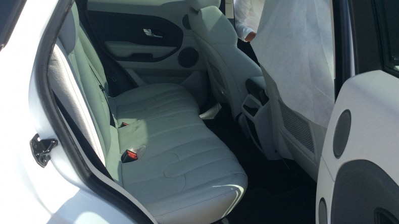 内装後方シート