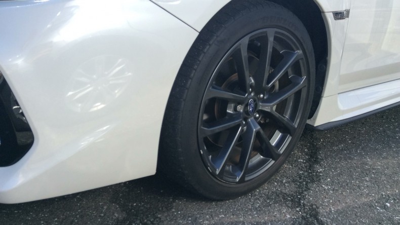 タイヤホイール前