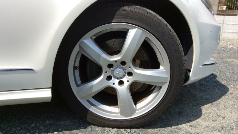 タイヤホイール前