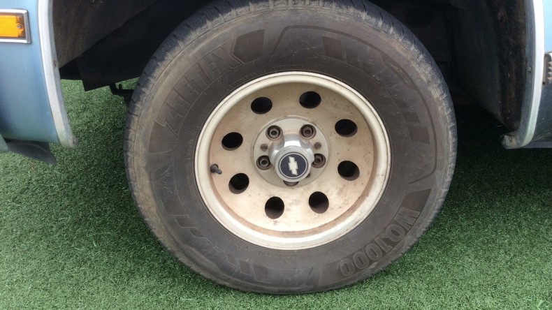 タイヤホイール前