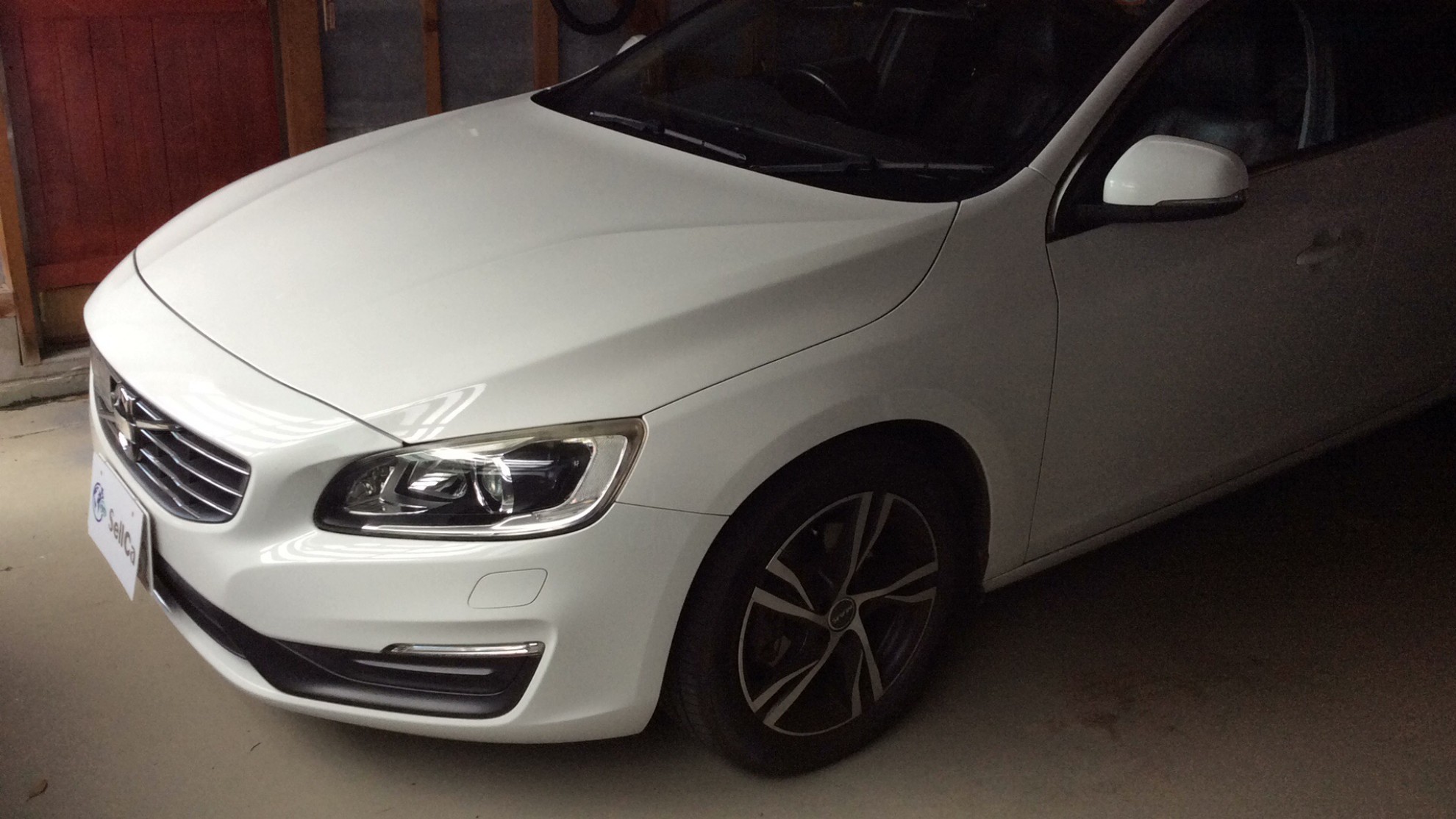 ボルボ V60の車種サムネイル画像