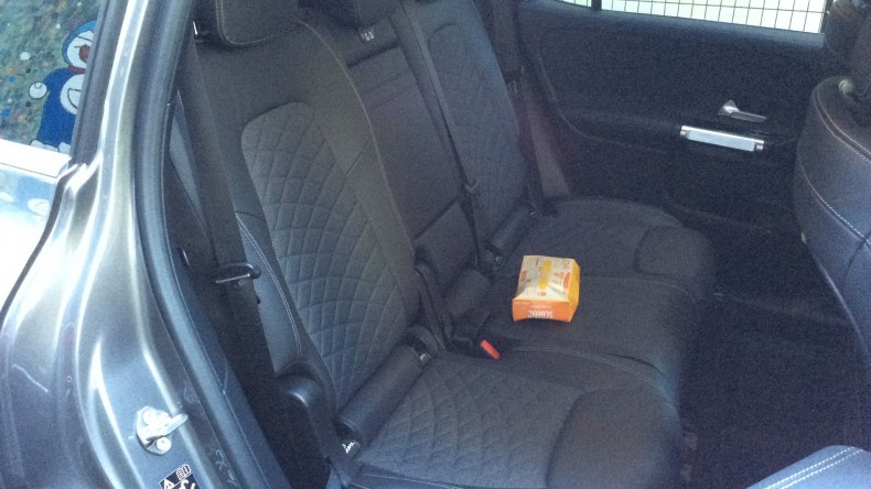 内装後方シート