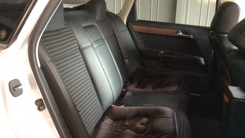 内装後方シート