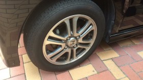 タイヤホイール前