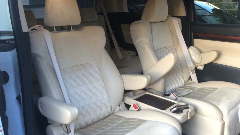 内装後方シート