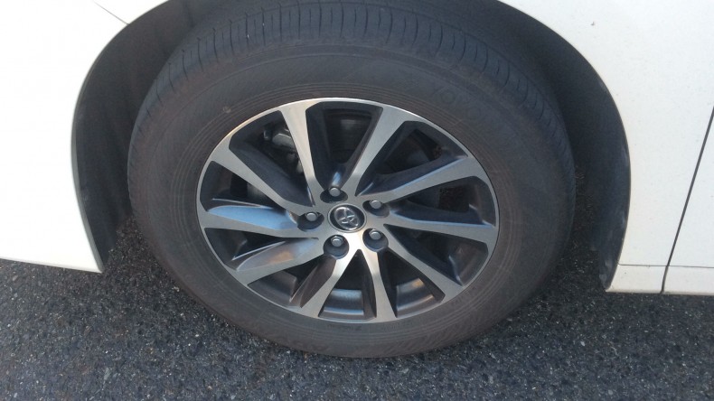 タイヤホイール前