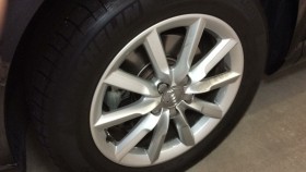 タイヤホイール前