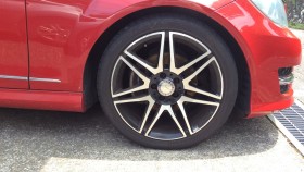 タイヤホイール前