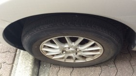 タイヤホイール前