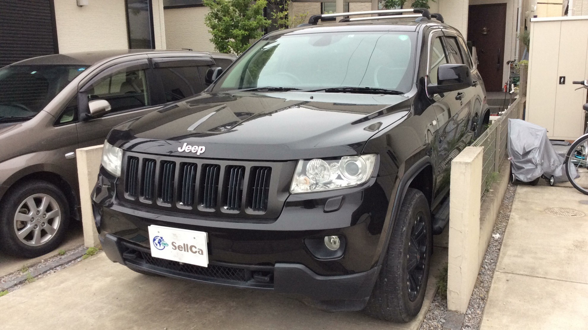 クライスラー・ジープ ジープ・グランドチェロキーの車種サムネイル画像