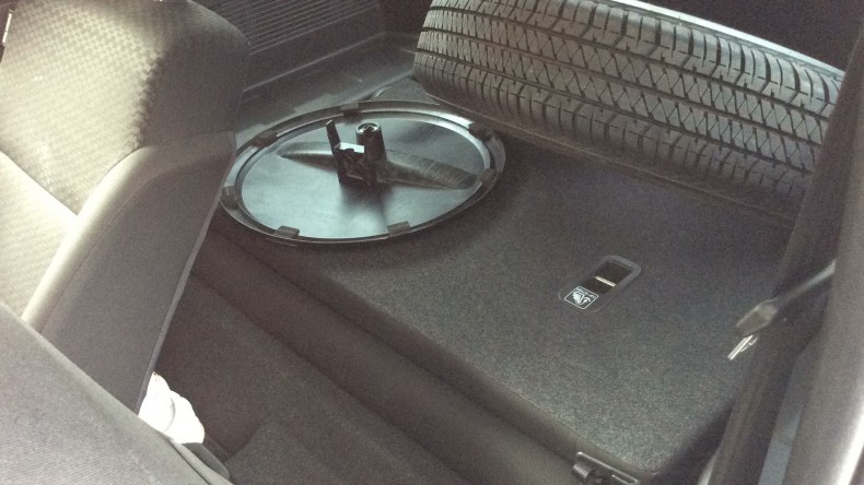 内装後方シート