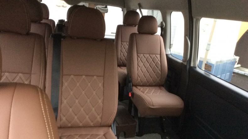 内装後方シート