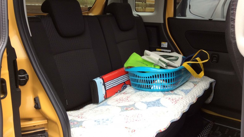 内装後方シート