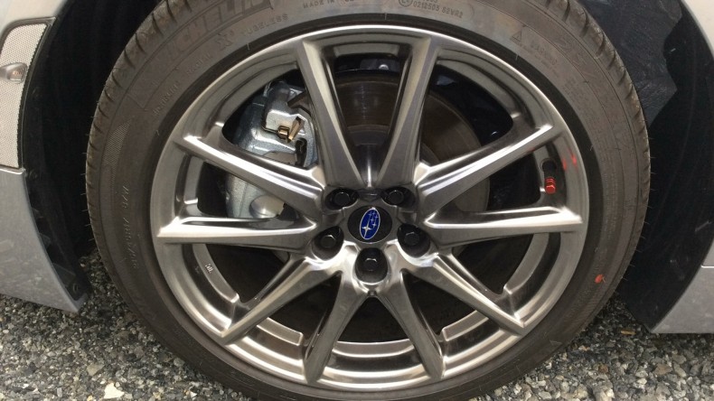 タイヤホイール前