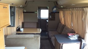 内装後方シート