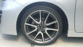 タイヤホイール前