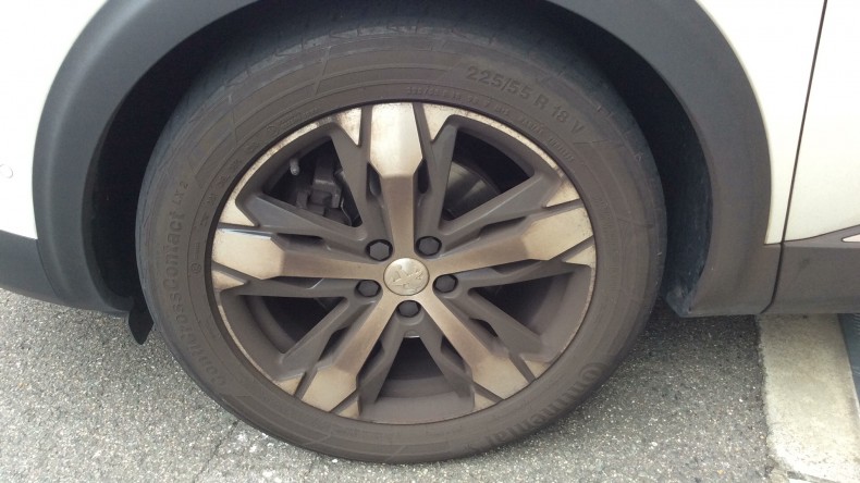 タイヤホイール前