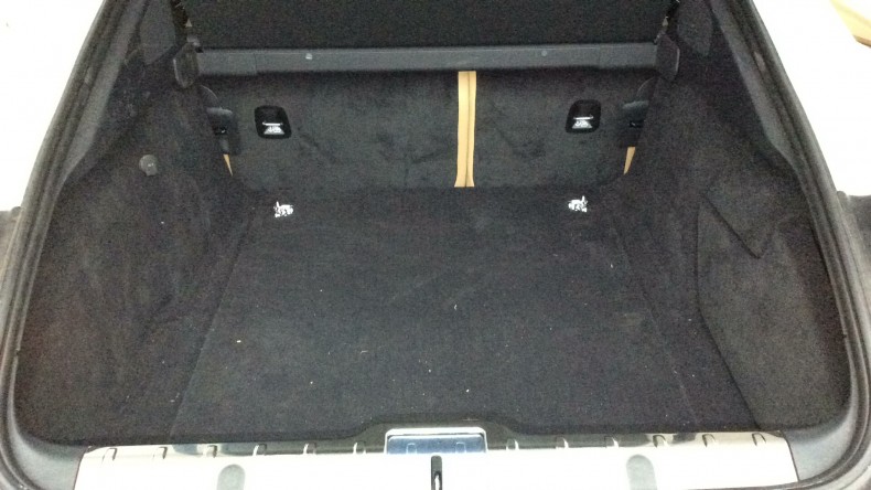 内装トランク
