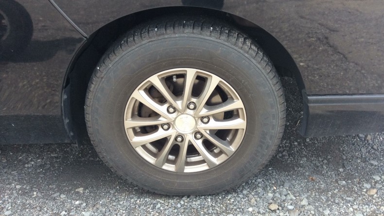 タイヤホイール前