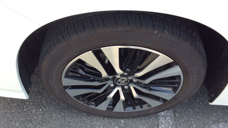 タイヤホイール前