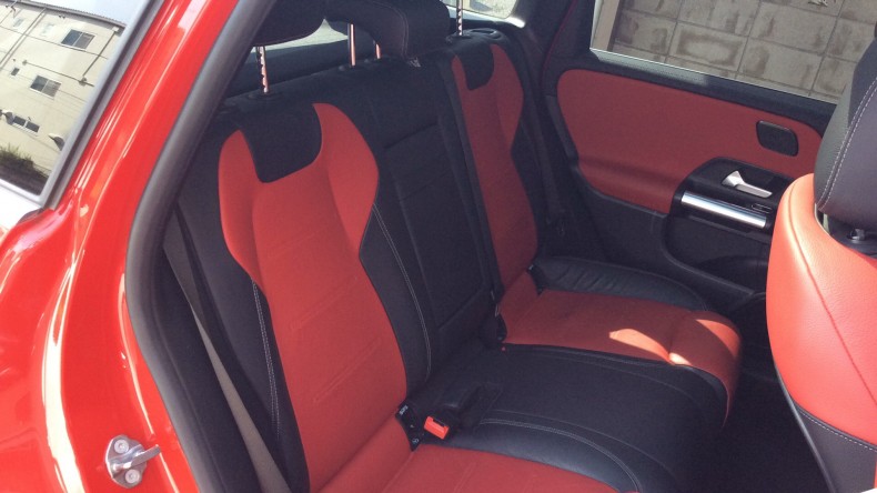 内装後方シート