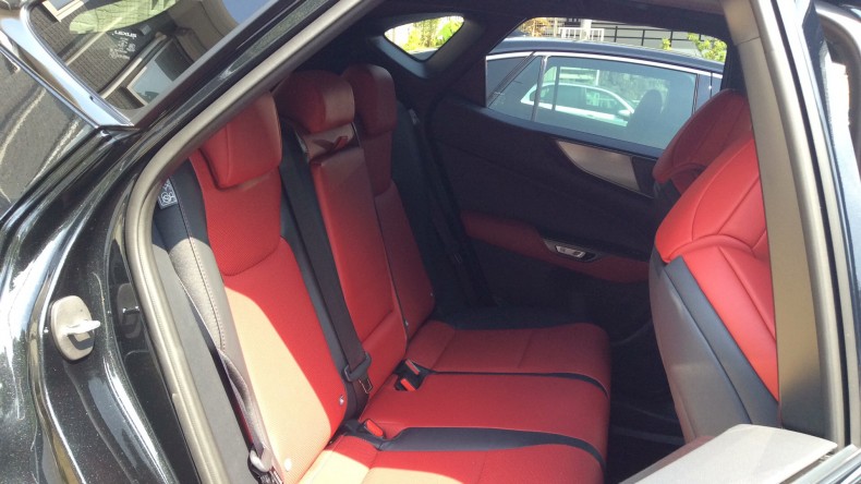 内装後方シート