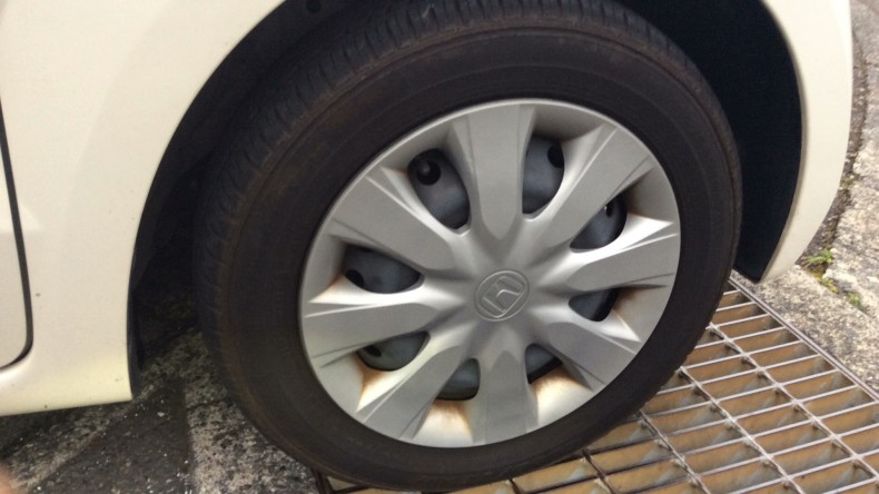 タイヤホイール前