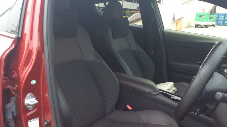 内装前方シート