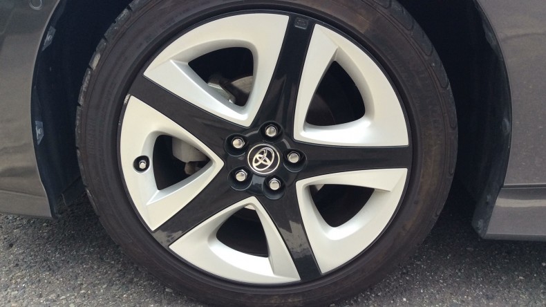 タイヤホイール前