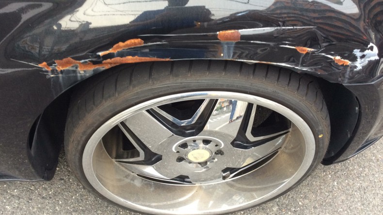 タイヤホイール前