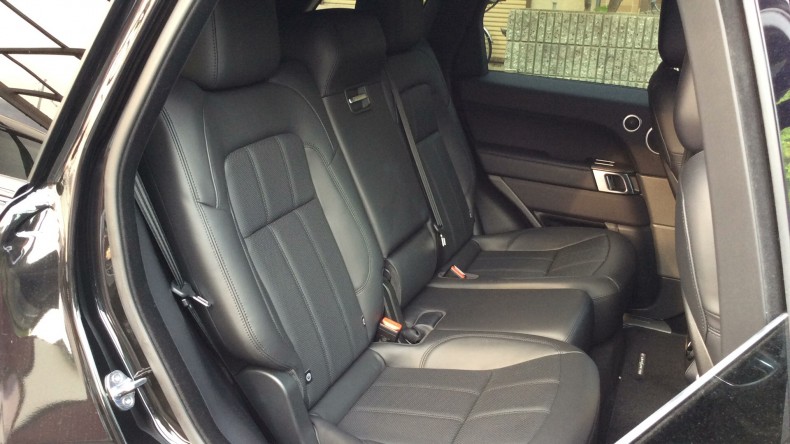 内装後方シート