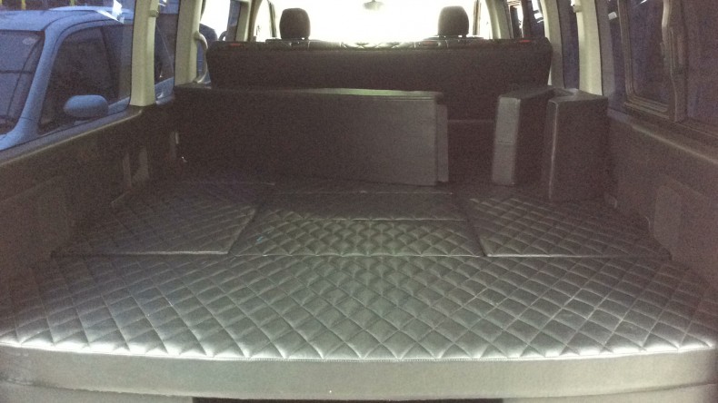 内装トランク