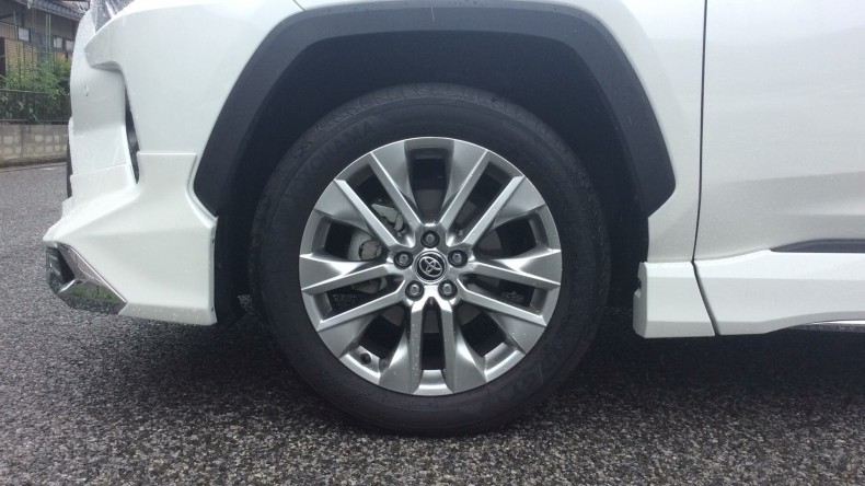 タイヤホイール前