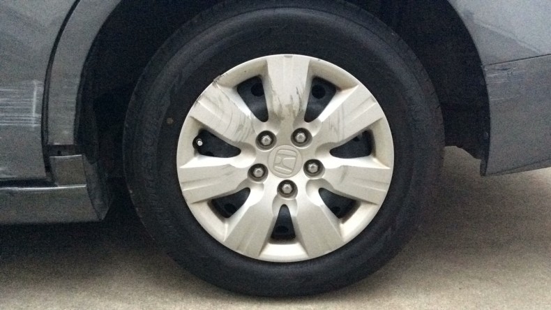 タイヤホイール前