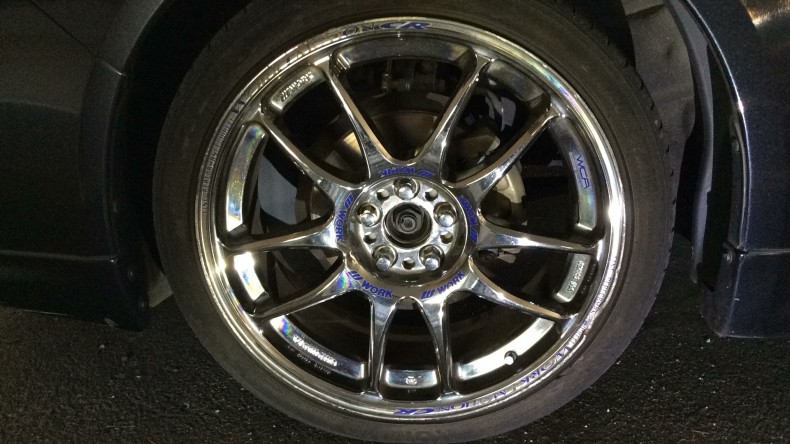 タイヤホイール前