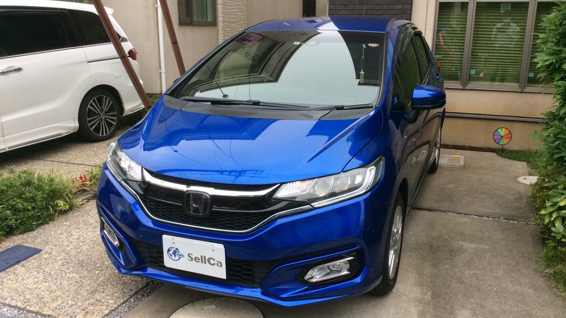 ホンダ　フィットハイブリッドの車種サムネイル画像