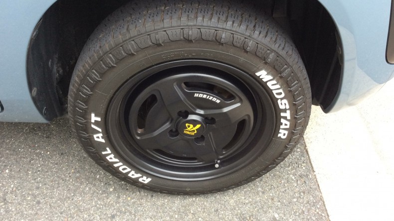 タイヤホイール前