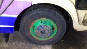 タイヤホイール前