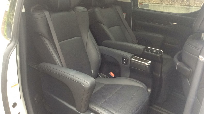 内装後方シート