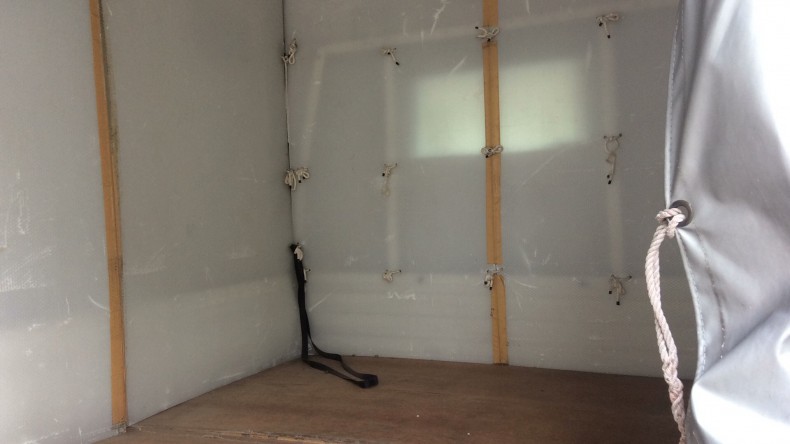 内装後方シート