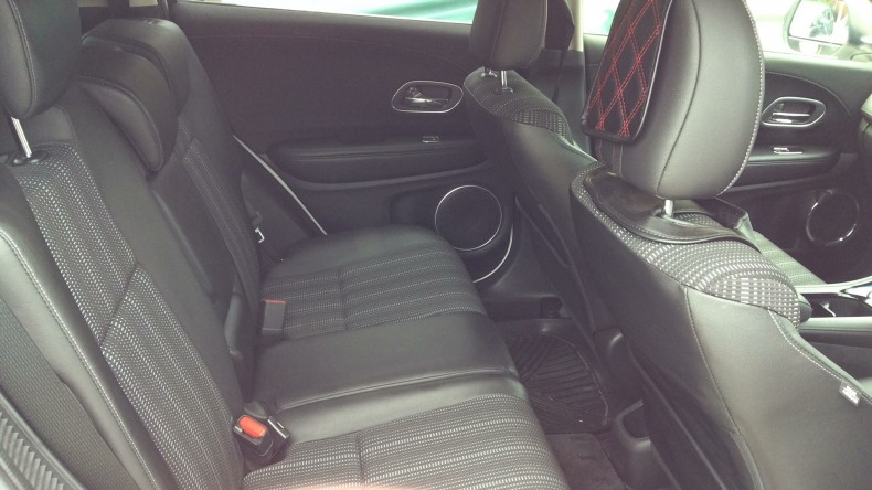 内装後方シート