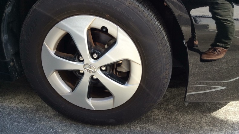 タイヤホイール前