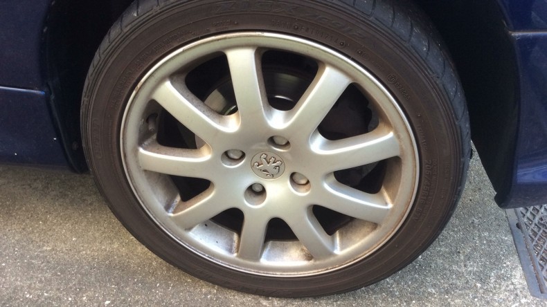 タイヤホイール前