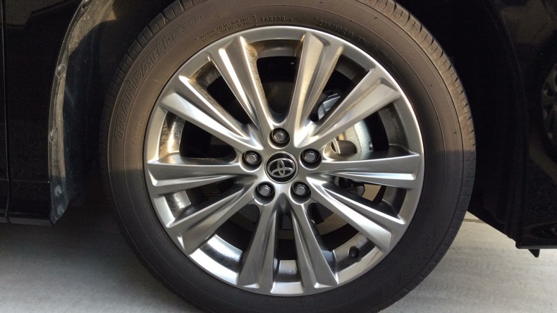 タイヤホイール前