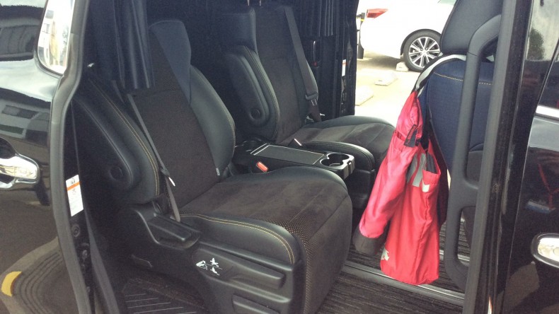 内装後方シート